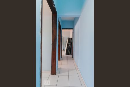 Casa à venda com 150m², 3 quartos e 3 vagas Casa à venda com 150m², 3 quartos e 3 vagasCorredor de acesso aos demais quartos