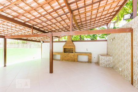 Apartamento à venda com 48m², 2 quartos e 2 vagas Apartamento à venda com 48m², 2 quartos e 2 vagasChurrasqueira