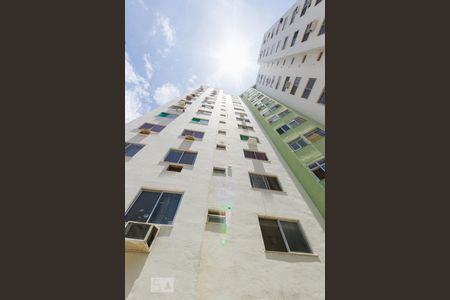 Apartamento à venda com 48m², 2 quartos e 2 vagas Apartamento à venda com 48m², 2 quartos e 2 vagasFachada