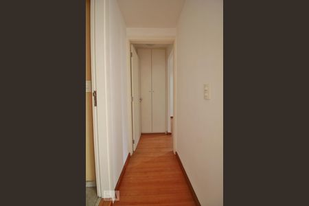 Apartamento à venda com 78m², 1 quarto e 1 vagaCorredor