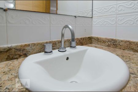 Banheiro de apartamento à venda com 3 quartos, 110m² em Vila Ester (zona Norte), São Paulo