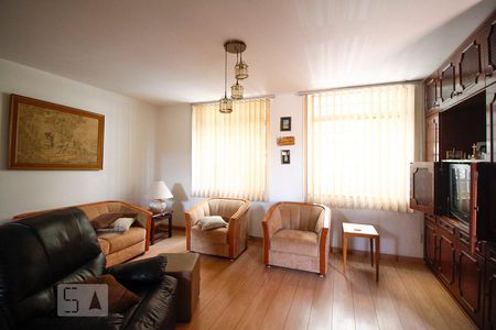 Casa para alugar com 170m², 3 quartos e 3 vagasSala