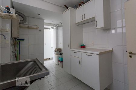 Apartamento para alugar com 217m², 4 quartos e 1 vaga Apartamento para alugar com 217m², 4 quartos e 1 vagaÁrea de serviço