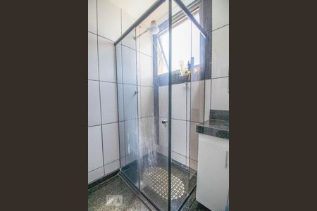 Banheiro de apartamento à venda com 3 quartos, 70m² em Nova Floresta, Belo Horizonte