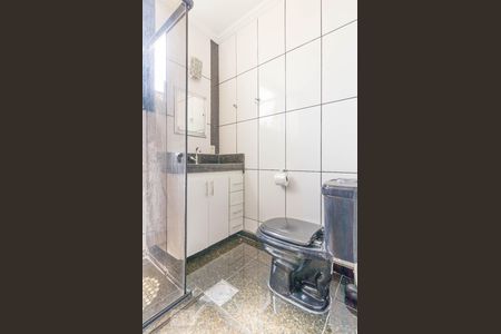 Banheiro de apartamento à venda com 3 quartos, 70m² em Nova Floresta, Belo Horizonte