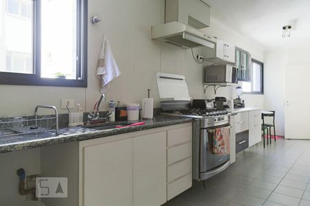 Apartamento à venda com 260m², 2 quartos e 3 vagas Apartamento à venda com 260m², 2 quartos e 3 vagasCozinha