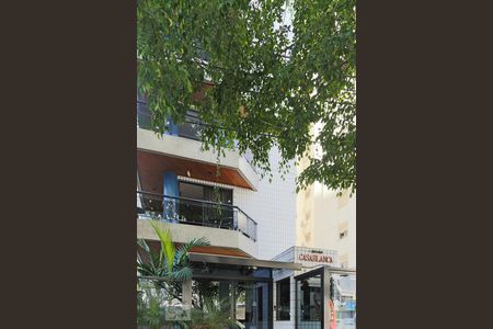 Apartamento à venda com 260m², 2 quartos e 3 vagas Apartamento à venda com 260m², 2 quartos e 3 vagasFachada