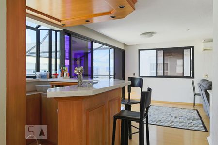 Apartamento à venda com 260m², 2 quartos e 3 vagas Apartamento à venda com 260m², 2 quartos e 3 vagasBar