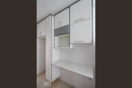 Apartamento para alugar com 61m², 2 quartos e 2 vagas Apartamento para alugar com 61m², 2 quartos e 2 vagasCozinha