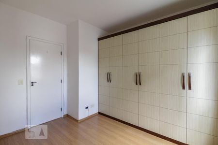 Quarto de apartamento para alugar com 2 quartos, 61m² em Vila Osasco, Osasco
