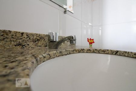 Banheiro de apartamento para alugar com 2 quartos, 61m² em Vila Osasco, Osasco