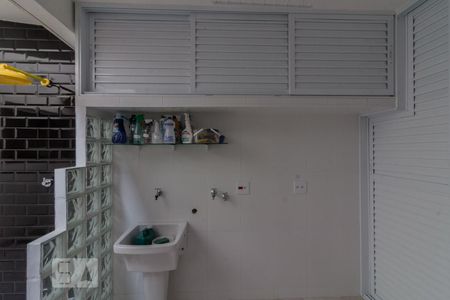 Casa à venda com 151m², 3 quartos e 1 vagaÁrea de Serviço / Quintal / Churrasqueira