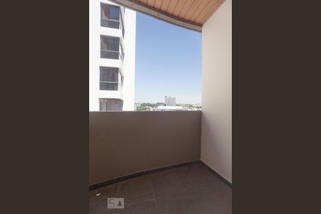 Varanda da sala de apartamento à venda com 1 quarto, 55m² em Cambuí, Campinas