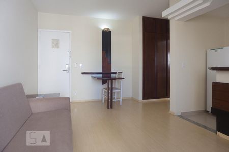 Sala de apartamento para alugar com 1 quarto, 55m² em Cambuí, Campinas
