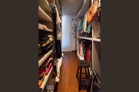 Apartamento à venda com 90m², 1 quarto e 2 vagasQuarto - Closet