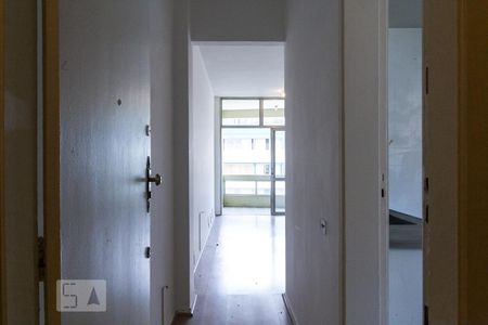 Entrada de apartamento para alugar com 3 quartos, 100m² em Laranjeiras, Rio de Janeiro