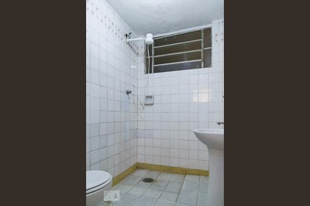 Banheiro de kitnet/studio para alugar com 1 quarto, 40m² em Bela Vista, São Paulo