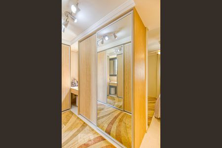 Apartamento para alugar com 115m², 2 quartos e 2 vagas Apartamento para alugar com 115m², 2 quartos e 2 vagasCloset da suíte principal