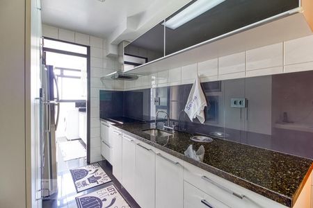 Apartamento para alugar com 115m², 2 quartos e 2 vagas Apartamento para alugar com 115m², 2 quartos e 2 vagasCozinha