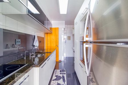 Apartamento para alugar com 115m², 2 quartos e 2 vagas Apartamento para alugar com 115m², 2 quartos e 2 vagasCozinha