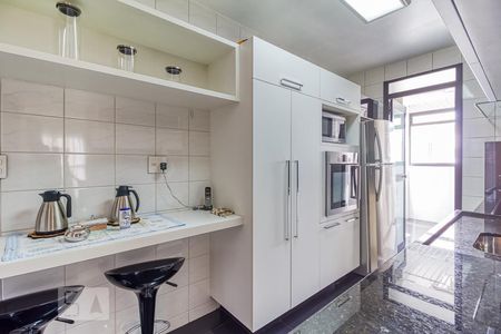 Apartamento para alugar com 115m², 2 quartos e 2 vagas Apartamento para alugar com 115m², 2 quartos e 2 vagasCozinha