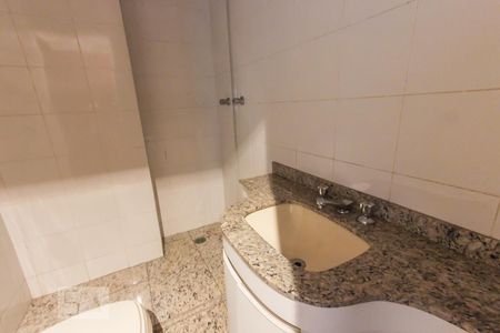 Apartamento à venda com 215m², 2 quartos e 4 vagasbanheiro corredor