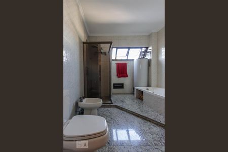 Apartamento à venda com 215m², 2 quartos e 4 vagasbanheiro suíte 2