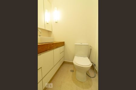 Apartamento para alugar com 74m², 2 quartos e 2 vagasBanheiro