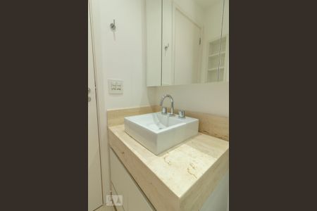 Apartamento para alugar com 74m², 2 quartos e 2 vagasBanheiro suíte