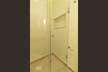 Apartamento para alugar com 74m², 2 quartos e 2 vagasBanheiro