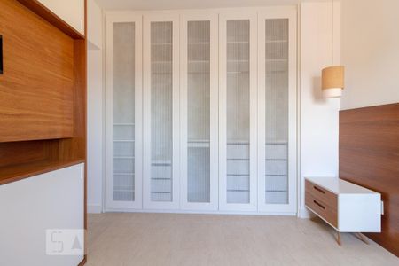 Apartamento para alugar com 74m², 2 quartos e 2 vagasSuíte