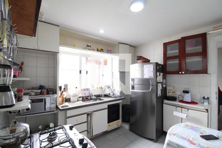 Casa à venda com 262m², 4 quartos e 2 vagasCozinha