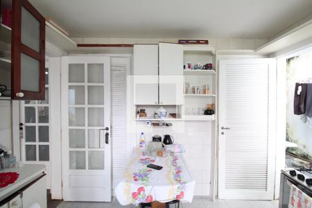 Casa à venda com 262m², 4 quartos e 2 vagasCozinha