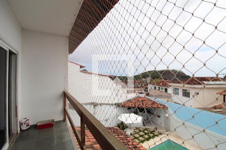Casa à venda com 262m², 4 quartos e 2 vagasQuarto 3 - varanda