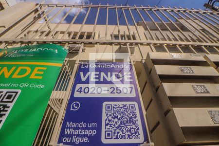 Plaquinha de apartamento à venda com 3 quartos, 83m² em Auxiliadora, Porto Alegre