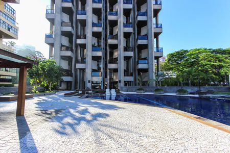 Apartamento para alugar com 78m², 1 quarto e 2 vagaspiscina