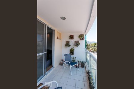 Apartamento à venda com 100m², 3 quartos e 2 vagasVaranda