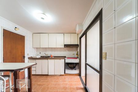 Apartamento à venda com 140m², 4 quartos e 2 vagasCozinha