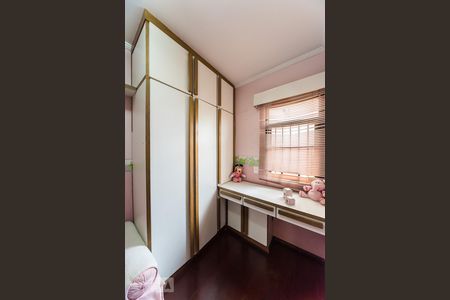 Apartamento à venda com 140m², 4 quartos e 2 vagasQuarto 2