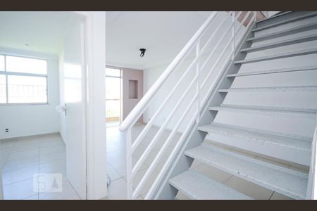 Escada de apartamento à venda com 4 quartos, 140m² em Ingá, Niterói