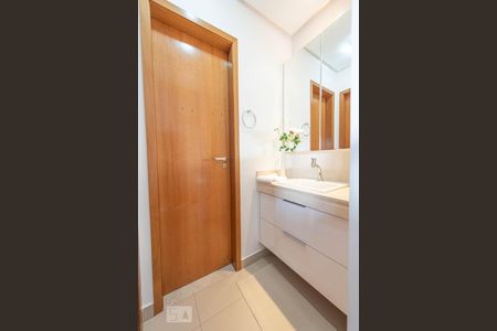 Banheiro de apartamento para alugar com 1 quarto, 54m² em Setor Marista, Goiânia