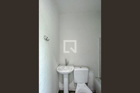 Banheiro de kitnet/studio para alugar com 1 quarto, 16m² em Brás, São Paulo