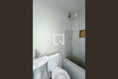 Banheiro de kitnet/studio para alugar com 1 quarto, 16m² em Brás, São Paulo