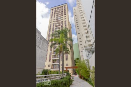 Apartamento para alugar com 67m², 3 quartos e 1 vaga Apartamento para alugar com 67m², 3 quartos e 1 vagaFachada