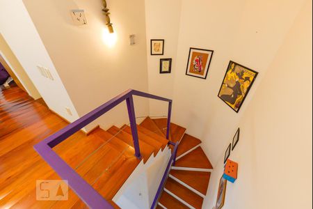 Apartamento para alugar com 72m², 1 quarto e 1 vaga Apartamento para alugar com 72m², 1 quarto e 1 vagaEscadas