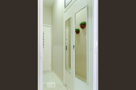 Studio à venda com 25m², 1 quarto e sem vagaCorredor - Armário