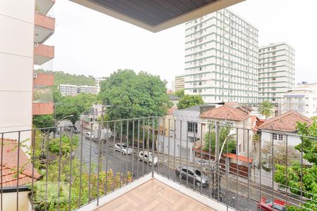 Apartamento à venda com 106m², 3 quartos e 2 vagasVaranda suíte