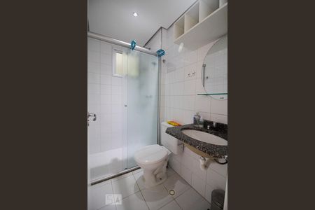 Banheiro de apartamento para alugar com 3 quartos, 64m² em Bela Aliança, São Paulo