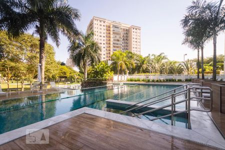 Apartamento para alugar com 74m², 2 quartos e 1 vagaPiscina