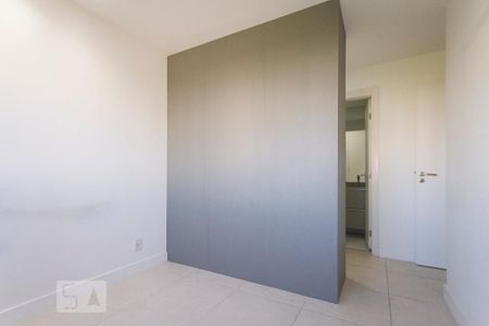 Apartamento para alugar com 74m², 2 quartos e 1 vagaSuíte